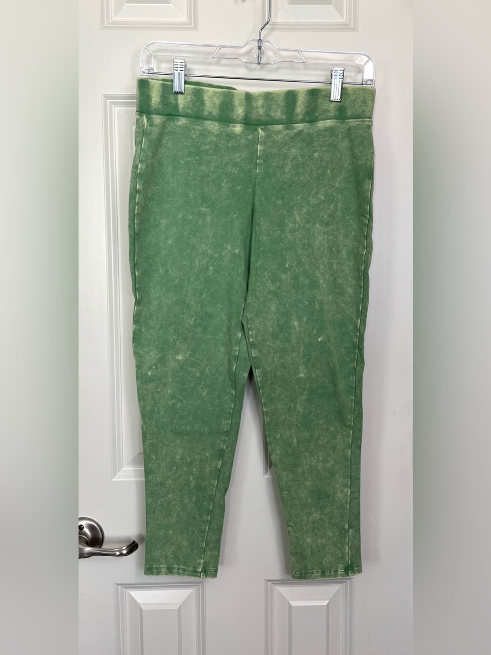 torrid Green Mineral Wash Capris Leggings